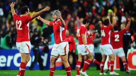 Wales celebrate after beating Ireland
