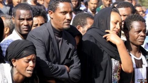 People at a rally in Ethiopia's capital the Addis Ababa, 22 April 2015