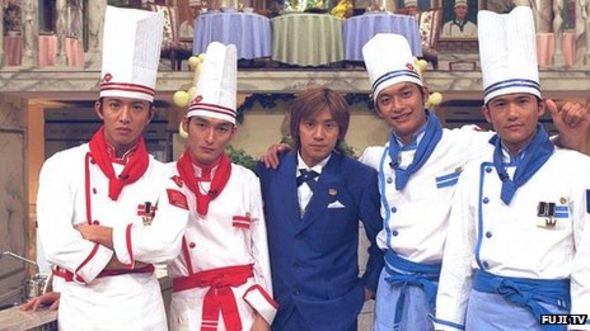 SMAP, in their cooking gear