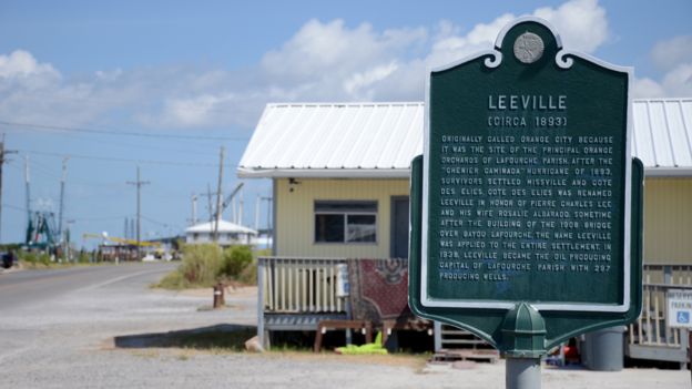 Leeville sign