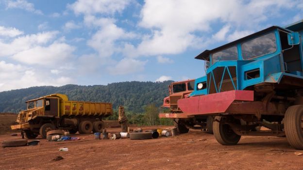 Lorries at Kuantan mine