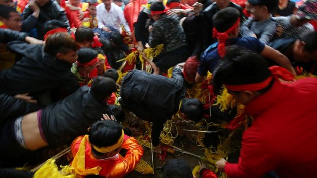 Lễ hội đền Gióng, Sóc Sơn, Hà Nội. Ảnh: Lê Hiếu/Zing.cn