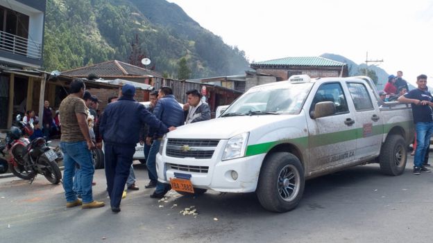 Transportistas en zona rural de Ecuador