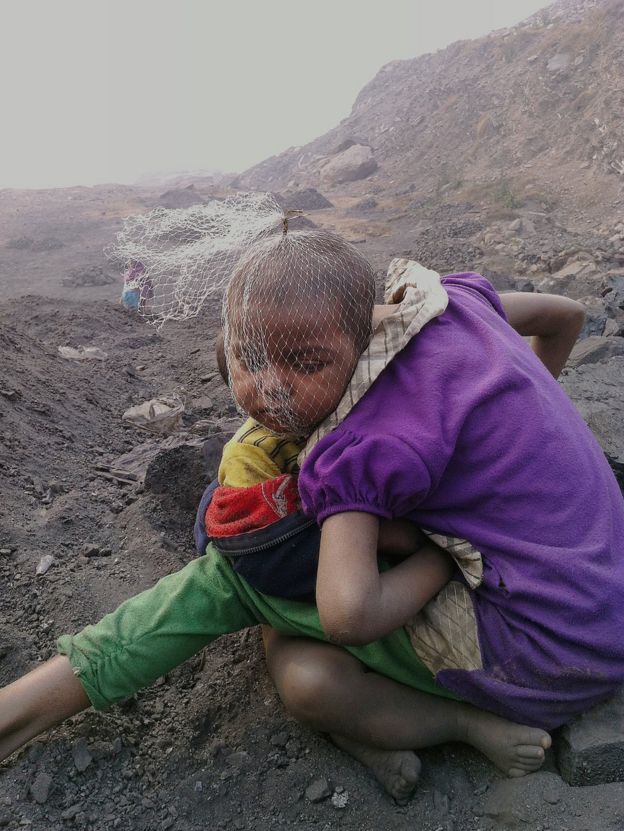 _91321666_ronny-sen-jharia-the-end-01.jpg