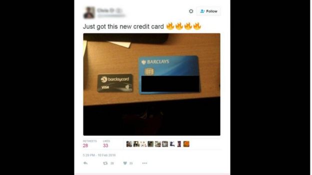 Postagem de adolescente com imagem do cartão de crédito no Twitter