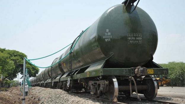 Water is being loaded in 50 wagons of a train to be sent to the drought affected area in and around Latur district, at Miraj station near Sangli, Maharashtra, India, 19 April 2016.