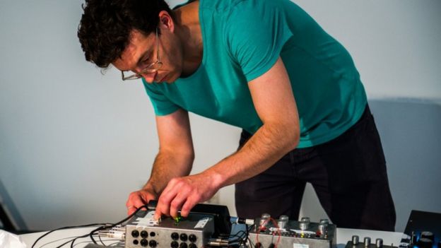 'Old school' synthesiser built 40 years on ilicomm Technology Solutions 'Old school' synthesiser built 40 years on ilicomm Technology Solutions