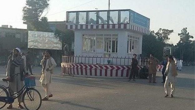 Picture of a roundabout in which the Taliban flag had previously been flown