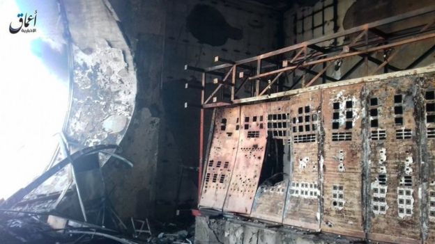 Photo published by so-called Islamic State news agency Amaq purportedly showing a damaged control room at the Tabqa dam (26 March 2017)