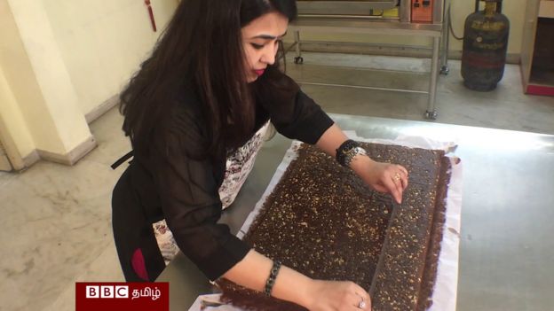 ஹேமா சுப்பிரமணியன்.