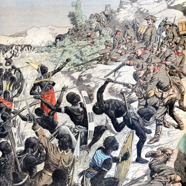 Gravura de época mostra batalha entre guerreiros herero e tropas alemãs
