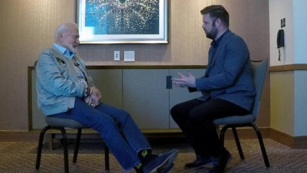 Buzz Aldrin con Dave Lee de la BBC