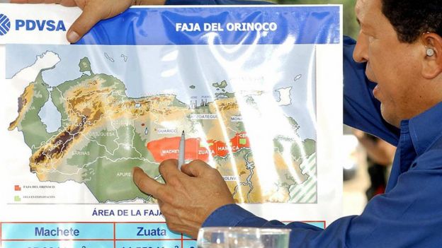 El presidente Hugo Chávez presenta en 2004 el proyecto de la faja del Orinoco