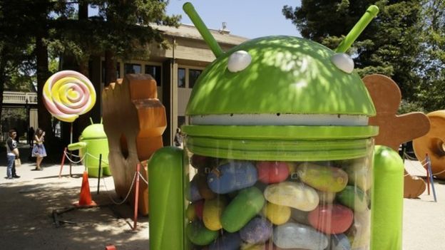 Una escultura que representa al símbolo de Android