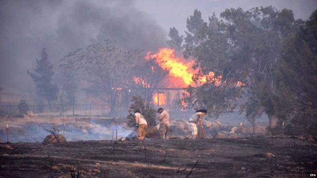 Citizens help combat the fire near Lake Isabella , California, USA, 23 June 2016, Kern County Fire Department handout
