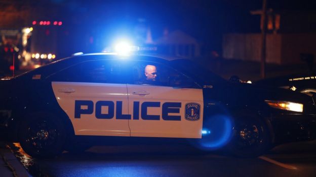 Coche de policía en Des Moines, Iowa, EE.UU.