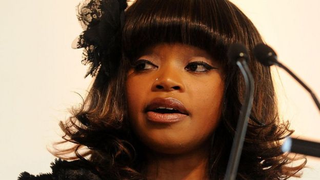 சாலை பாதுகாப்பு பரப்புரையின்போது ஸோலெகா