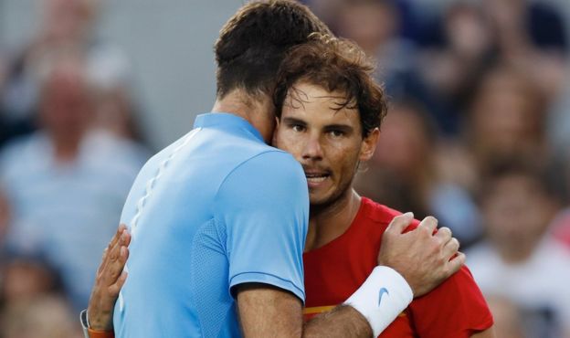 Nadal saluda a Del Potro en el final del partido.