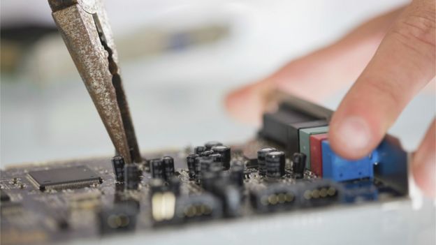 Wiring a circuit board