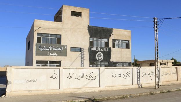 A building used by Islamic State militants as an Islamic court in the town of al-Hawl, Syria (14 November 2015)