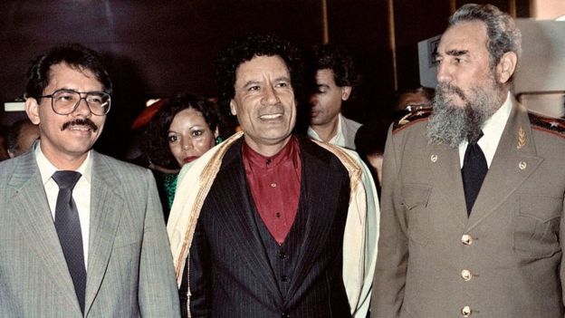 Ortega, Muammar Gaddafi y Fidel Castro en una conferencia del Movimiento de Países No Alineados en 1984.