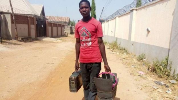 Idris anasema kuwa yeye hupata karibu dola tano kwa siku