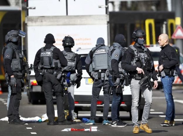 Utrecht kentinde saldırının düzenlendiği bölgedeki polisler
