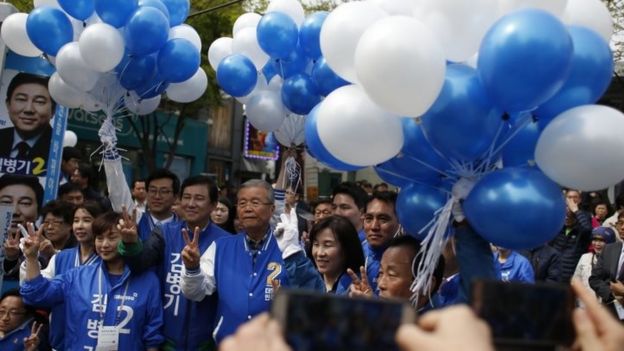 A rally of the main opposition party Minju Party in Seoul (12 April 2016)