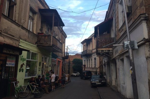 View of Kiwi cafe in street