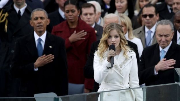 16 yaşındaki şarkıcı Jackie Evancho, Trump'ın yemin töreninde milli marşı söylemişti.