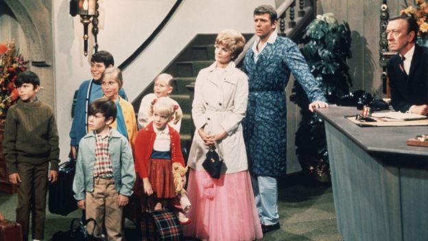 Florence Henderson (centre) with the rest of the Brady Bunch cast