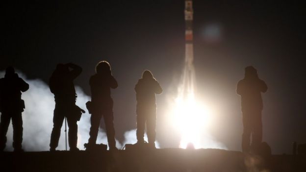 Nave Soyuz despega rumbo a la ISS con tres astronautas a bordo