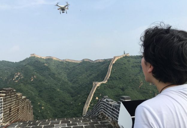 Operating a drone on the great wall