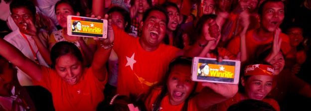 NLD supporters in Yangon, Myanmar (9 Nov 2015)