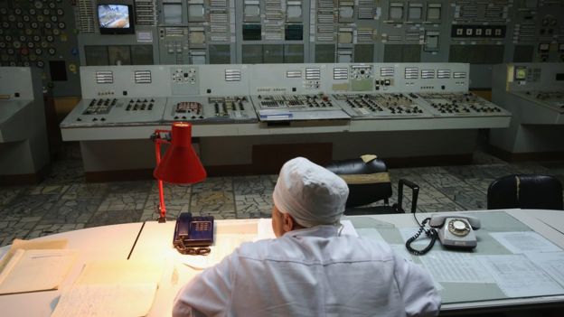 Una imagen del centro de control del reactor 2, antes de que fuera desactivado.
