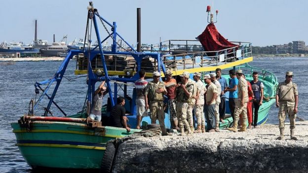 சுமார் 400க்கும் மேற்பட்டவர்கள் மூழ்கியிருக்கலாம் என அஞ்சப்படுகிறது.