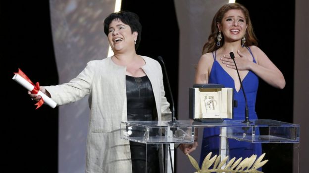 Jaclyn Jose on stage with her daughter Andi Eigenmann