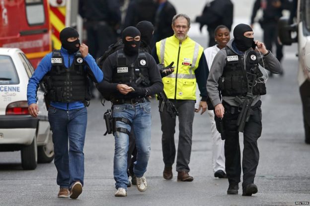 Masked police in Sant-Denis, 18 November