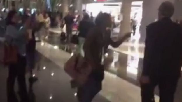 Video viral mostra mulher hostilizando Eduardo Cunha em aeroporto