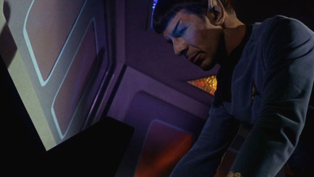 El señor Spock utilizaba una especie de USB para introducir datos en la computadora.