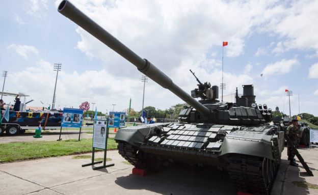 El tanque T-72B1 en exhibición en Managua.