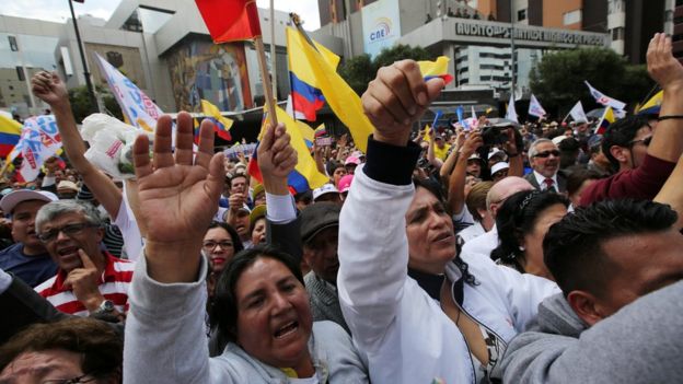 Protesta en el CNE de Quito.