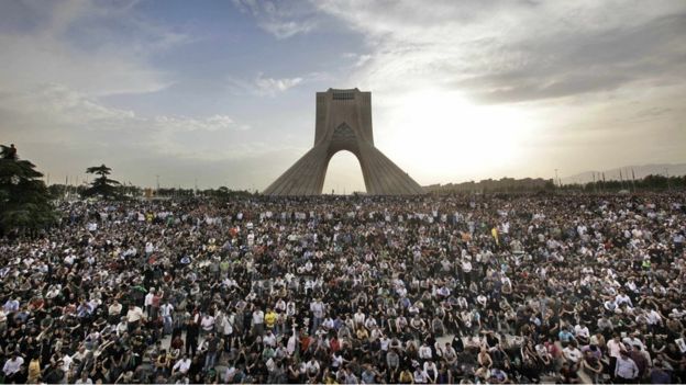 Protests in front of Azadi Tower in 2009