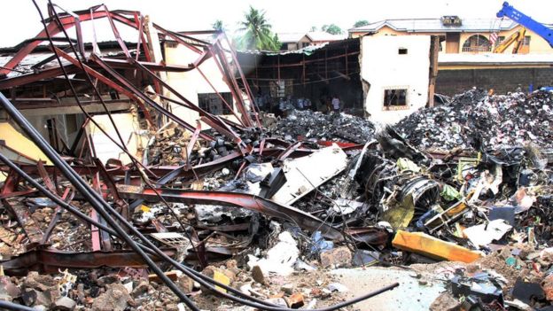 Plane debris on a residential building Lagos, Nigeria (5 Мауe 2012)