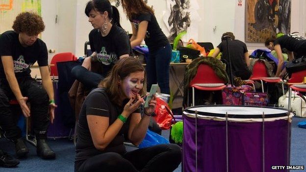 Behind the scenes at the London School of Samba