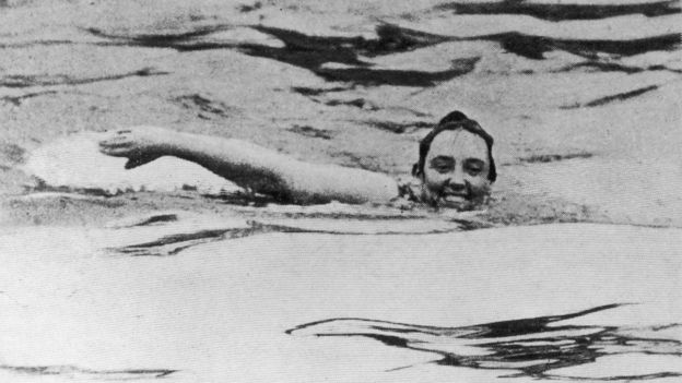 Annette swimming
