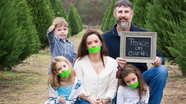 This controversial Christmas photo polarised social media