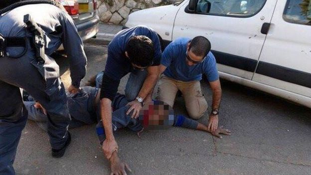 Israeli police arrest Palestinian man suspected of stabbing two Israelis to death in Tel Aviv (19 November 2015)
