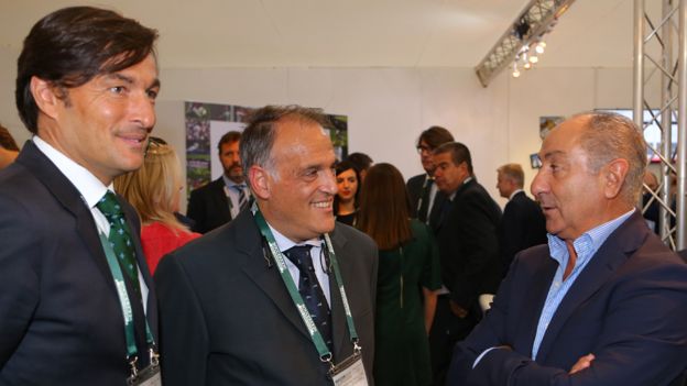 Javier Tebas (centre), talks to former footballer Ossie Ardiles (right) and Adolfo Bara (La Liga’s MD of marketing and sales) at this year’s Soccerex