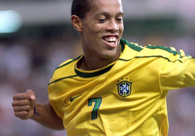 Ronaldinho en uno de sus primeros partidos con Brasil